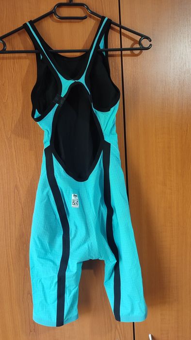 Costum inot Arena