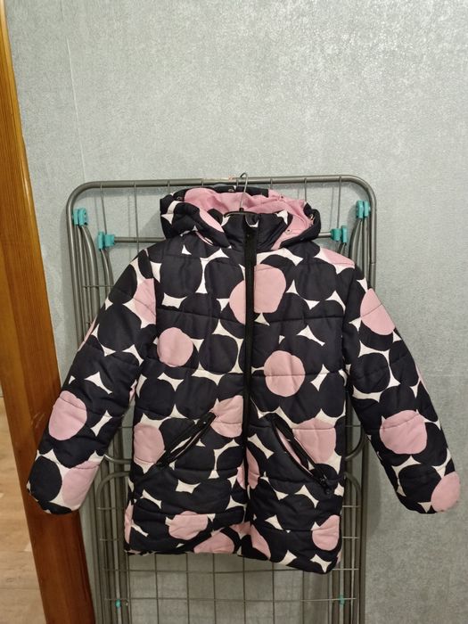 Продам куртку для девочки