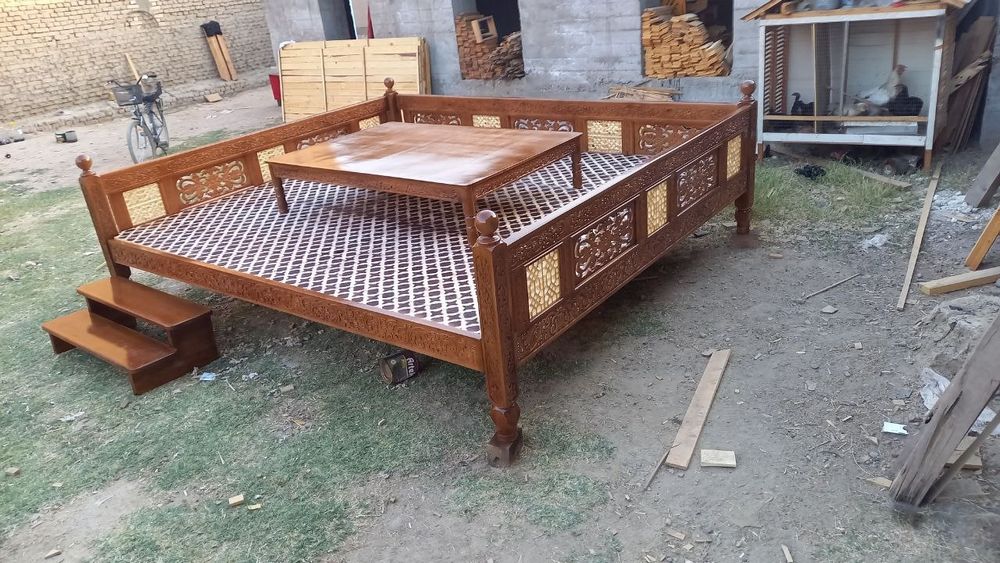 Kravat tapchanlar sotiladi oʻzgacha dizayn