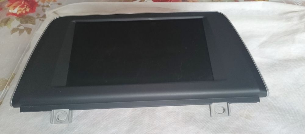 Vînd display  original BMW X1 F48 de 6,5" ,