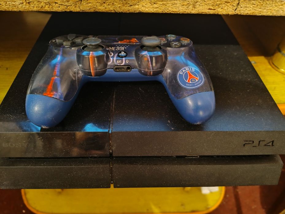 Продам срочно пс4 fat500g