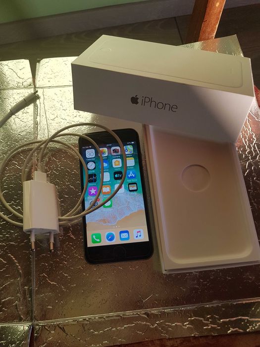 I-phone 6 перфектен. С нова оригинална батерия 100%  и без забележки.