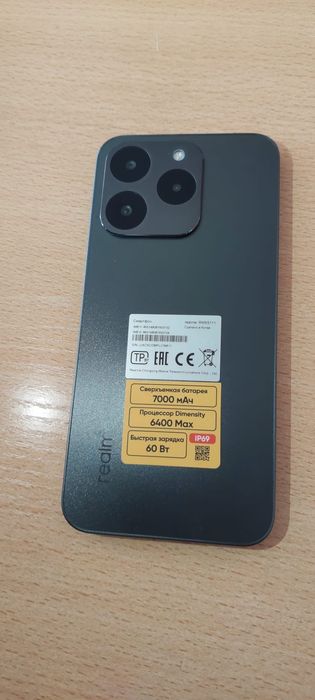 Продам телефон Realme 15т