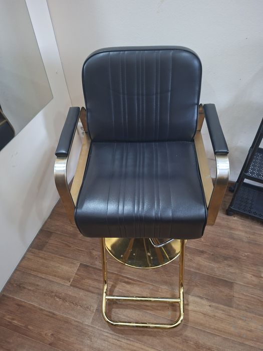 Продам парикмахерское кресло!