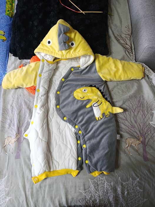 Продаётся детский комбинезон теплый