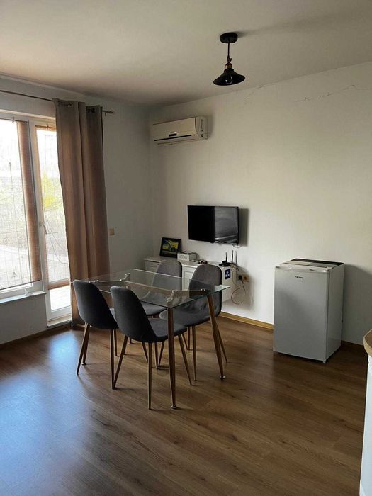 Студио с дворче в Бяла