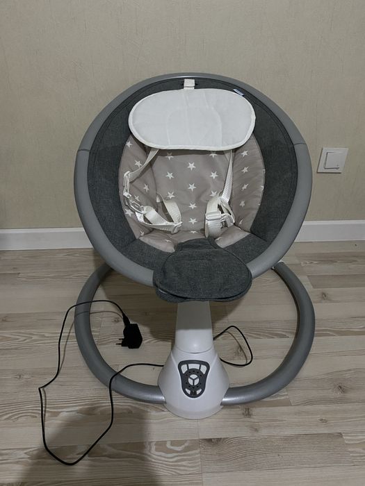 Продается шезлонг авто-качалка