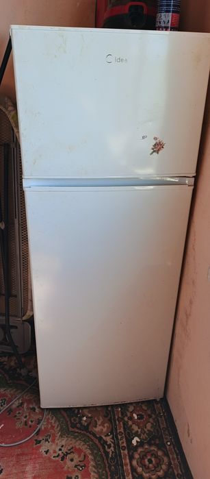 Срочно продам холодильник Midea в отличном состоянии