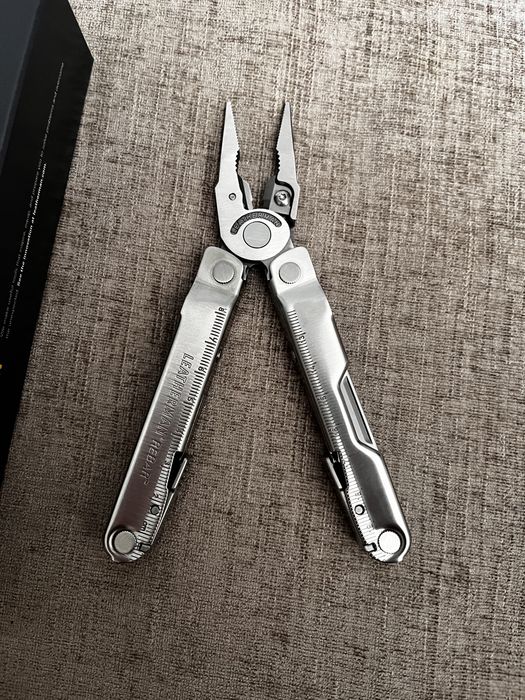Продам мультитул Leathernan REBAR