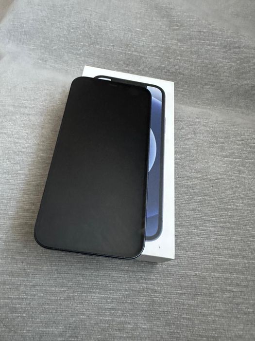 Iphone 12 в хорошем состояний