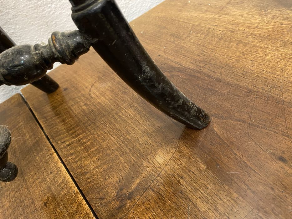 Стара френска табуретка на винт стом на винт