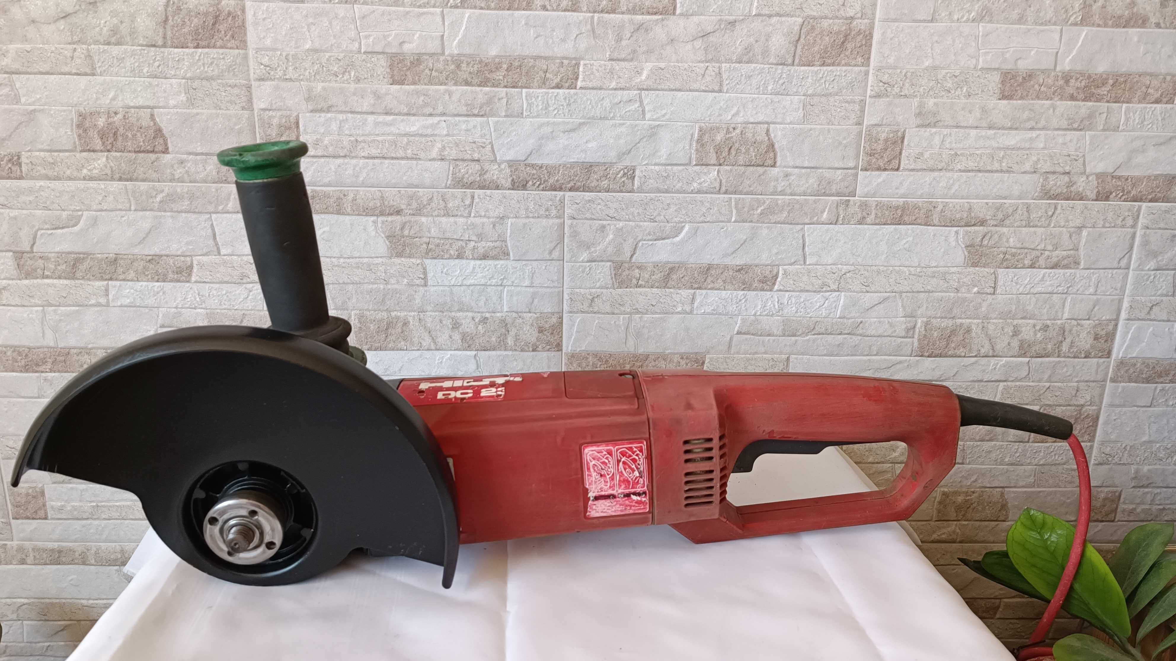 Флекс голям шлайф HILTI DC230 2400W Made in Germany гр. Пловдив