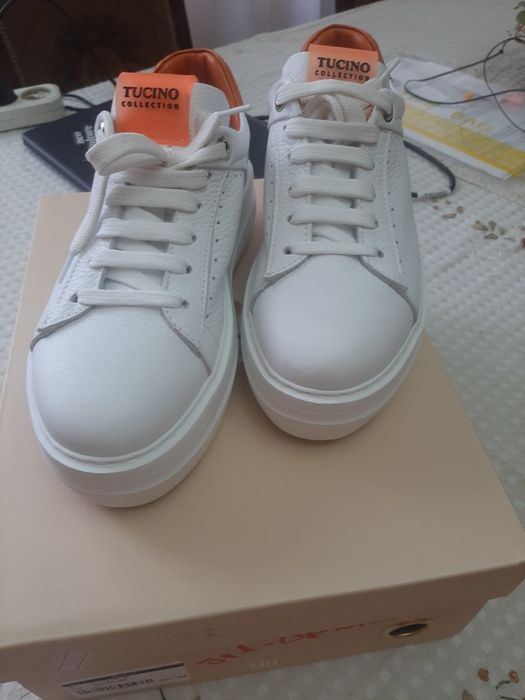 Кроссовки  кожанные