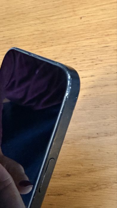 iPhone 15 Plus 128GB Negru – Funcțional 100% / Spate spart