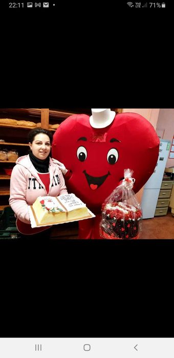 Vand 4 costume pt petreceri