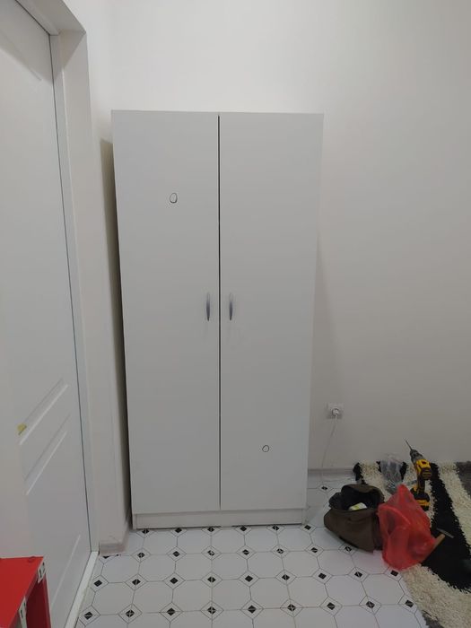 Шкаф новый небольшой