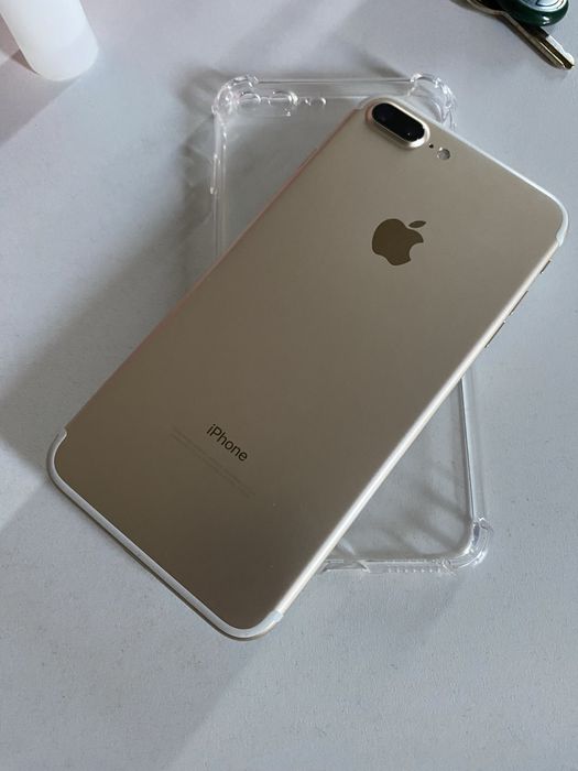 Продам айфон 7+  в идеальном состоянии