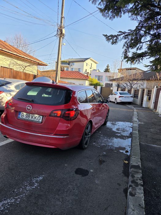 Vând Opel Astra J 2014