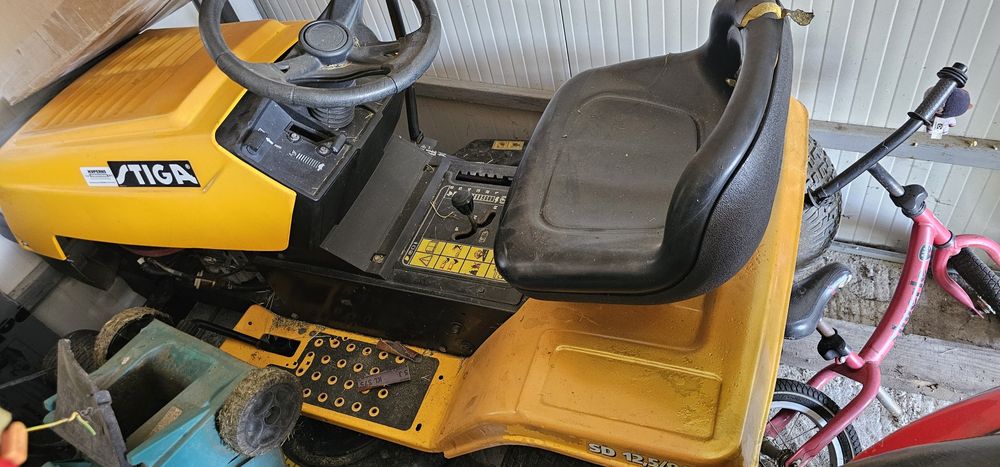 Lot 5 tractorase de gazon