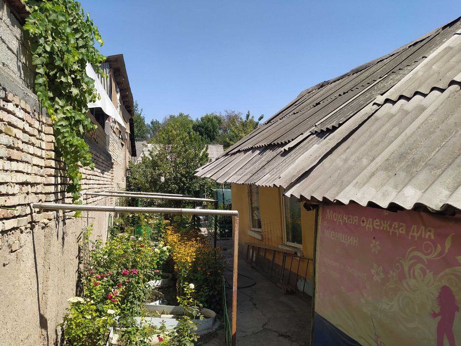 Участок 4.5 сотки с домом 4 комнаты Яшнабадское РОВД