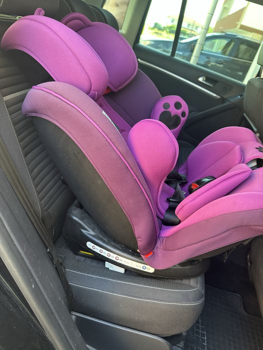 Scaun auto cu isofix