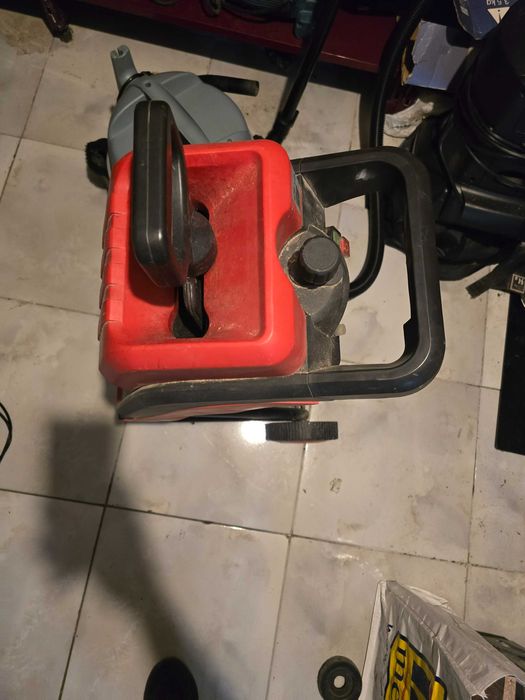 Електрическа дробилка за клони HECHT 624, 2400 W, 38 мм