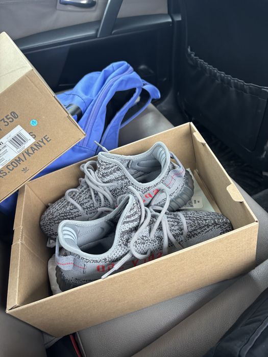 Yeezy 350 чисто нови