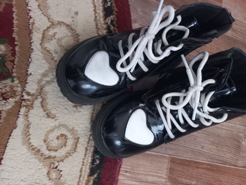 Продам детские ботиночки