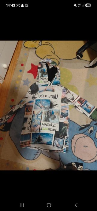 Hanorac desigual cu peisaje si gluga