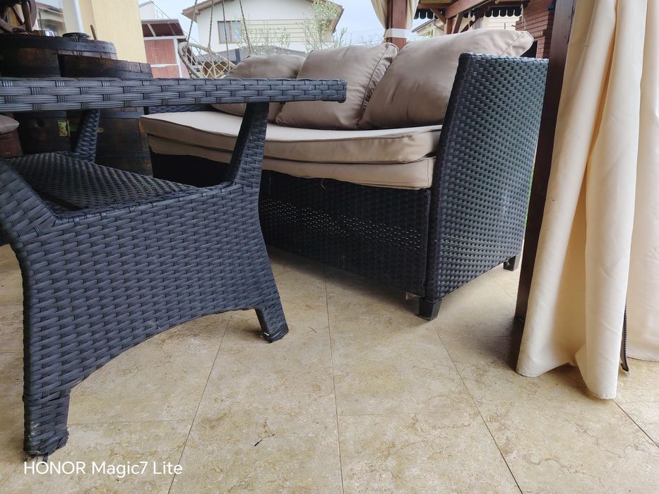 Masa si canapea ratan