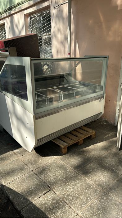 Витрина для джелато