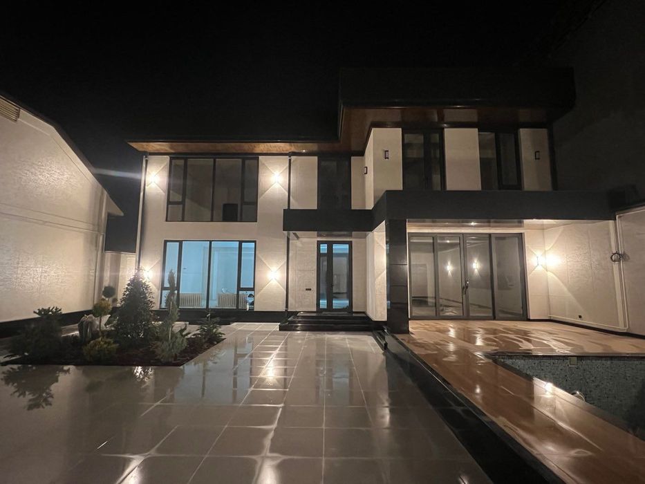 Продается новый дом премиум класса на Луначарском, улица Садаф.