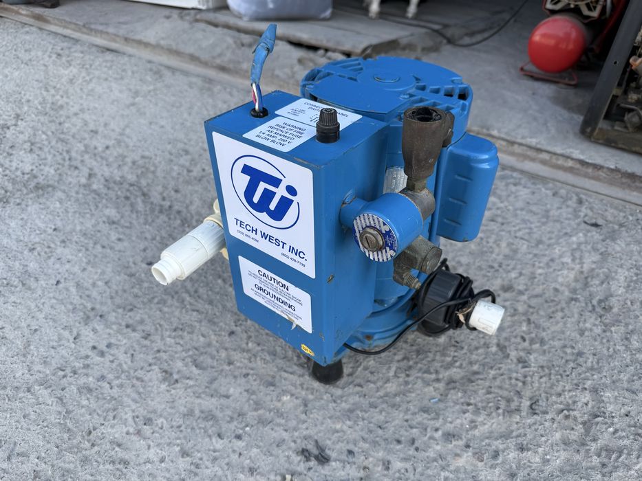 * LEESON вакумный насос оригинал USA