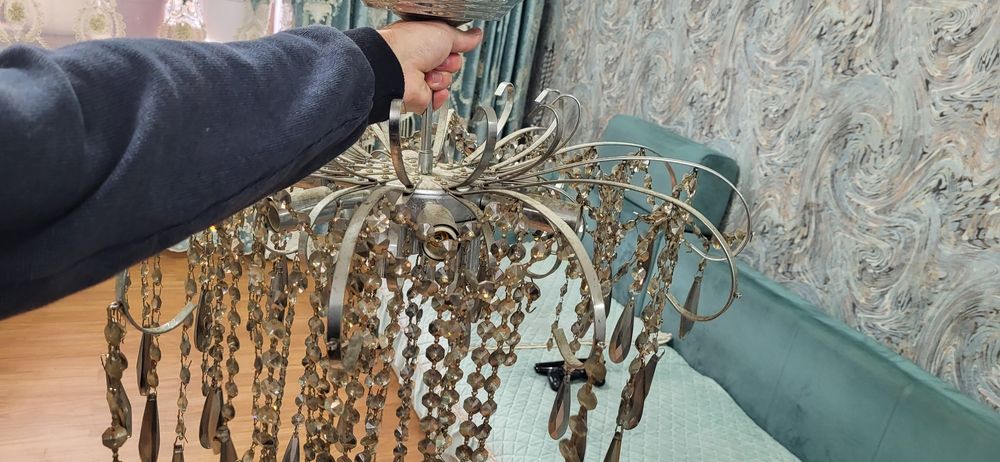 СРОЧНО Продам люстру б/у