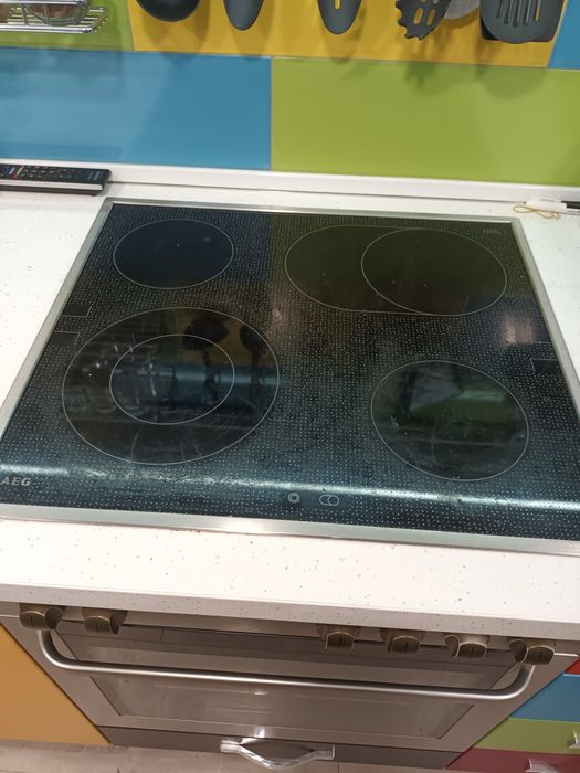 Фурна с котлони AEG