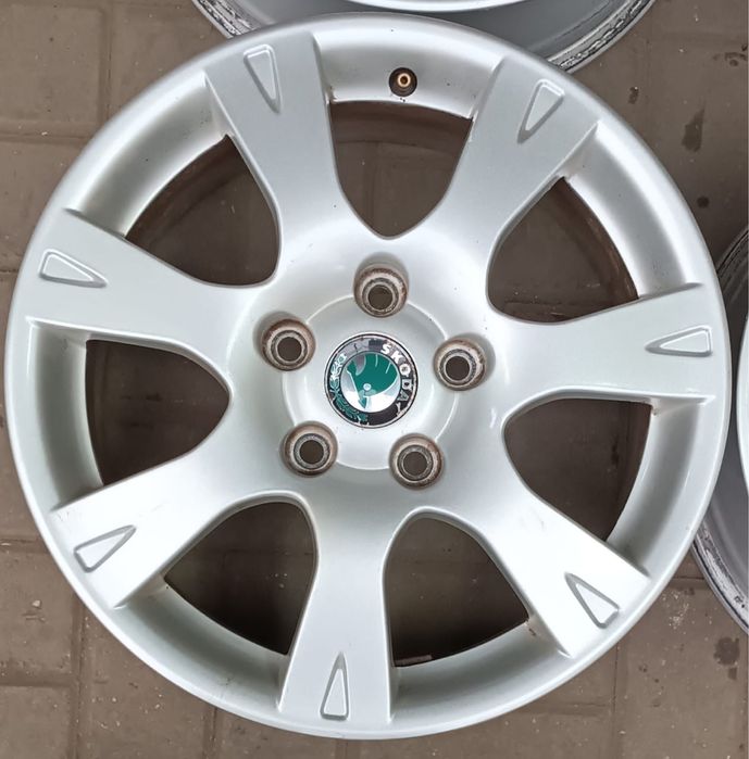 Диски на Шкоду R16 б/у из Германии