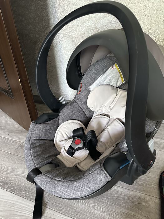 Продам автолюльку от 0-1, 5 лет фирменная от Stokke