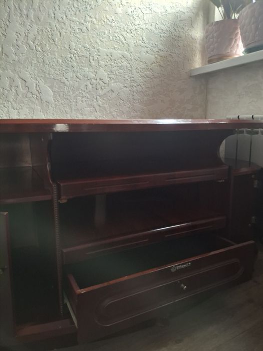 Продам комод ,подставка под телевизор