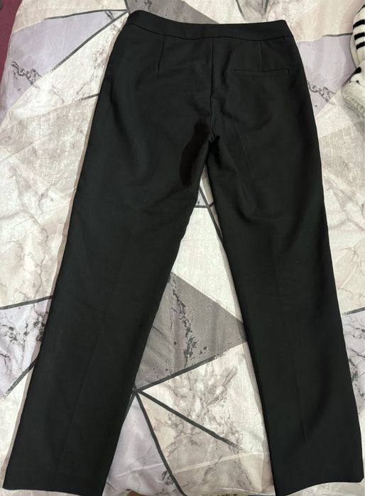 Брюки фирмы Mango