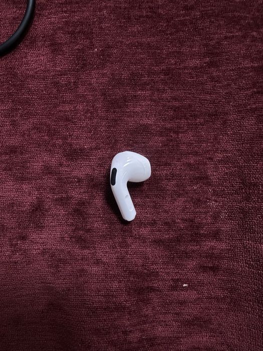 Правое ухо airpods 4  оригинал