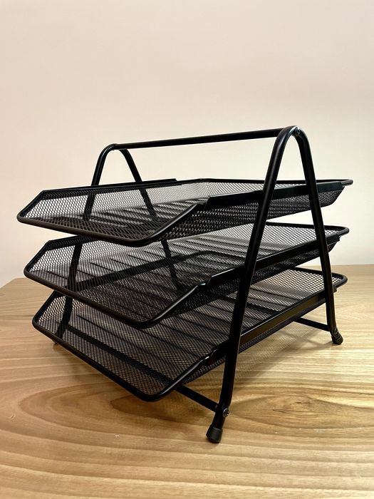 Лоток офисный для бумаг / Qog'ozlar uchun 3 qavatli ofis tepsisi.