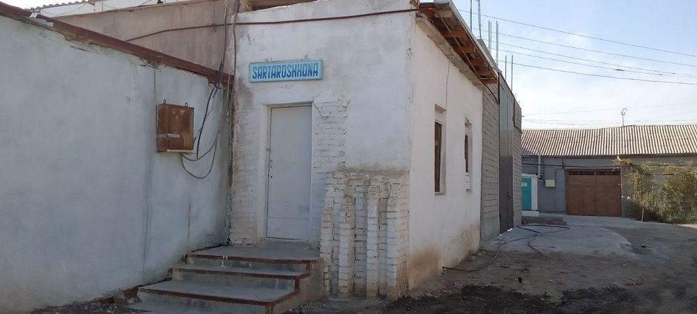 Sartaroshxona sotiladi
