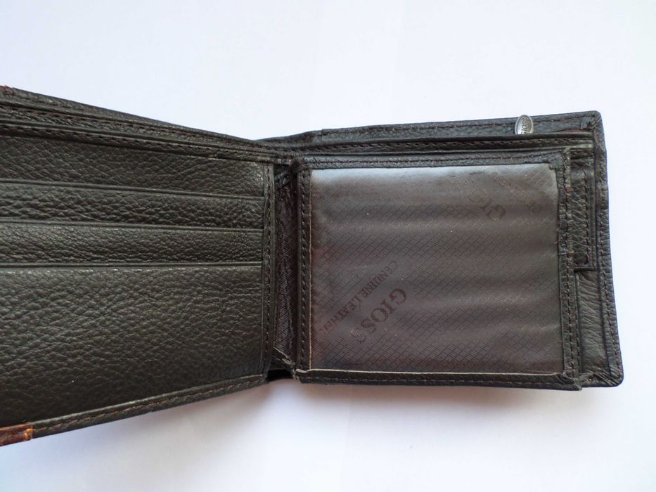 Ново  портмоне от естествена кожа, кафяво