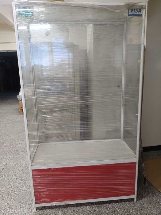 Витрина - 4 стъклени рафта - 1 брой - разпродажба