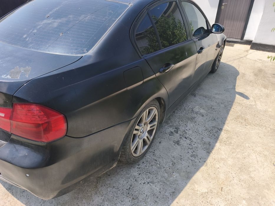 Vând BMW e90 320i