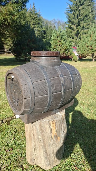 Butoi alimentar din plastic Mantzaris 50L model lemn cu robinet