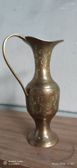 Индийские латунные вазы