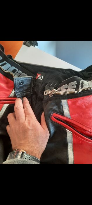 Costum moto dainesesi casca