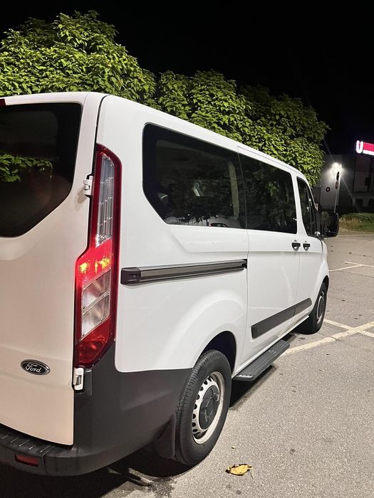 Микробус Форд костом пътнически перфектен