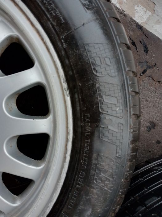 Продам Комплект Шин с дисками.